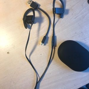 Powerbeats 3